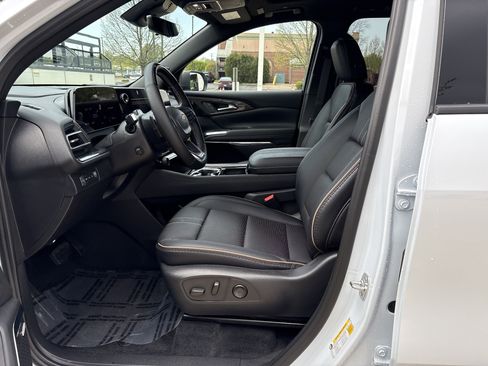 New 2026 Chevrolet Traverse High Country w/ LPO, Floor Liner Package AWD/4WD image 18