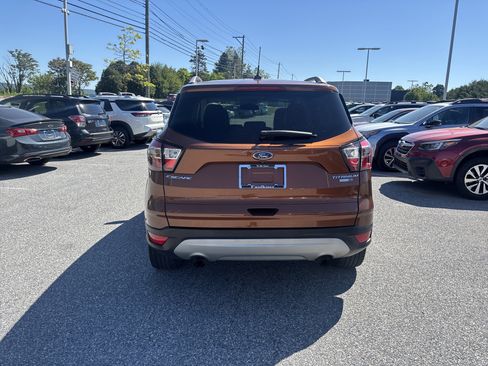 Used 2017 Ford Escape Titanium AWD/4WD image 19