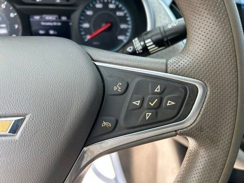 Used 2022 Chevrolet Malibu LT FWD image 18