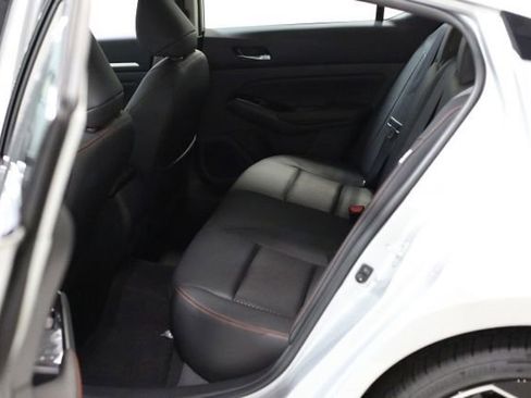 New 2025 Nissan Altima 2.5 SR image 19