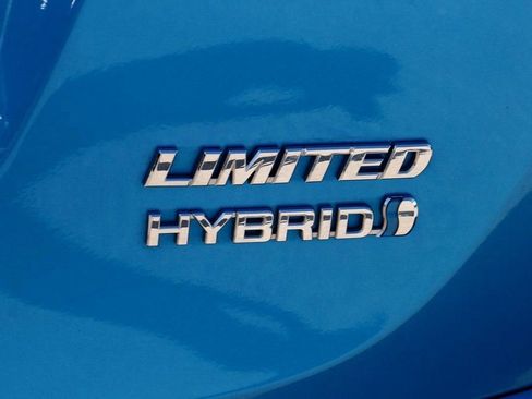 Used 2018 Toyota RAV4 Limited w/ Advanced Technology Package image 11