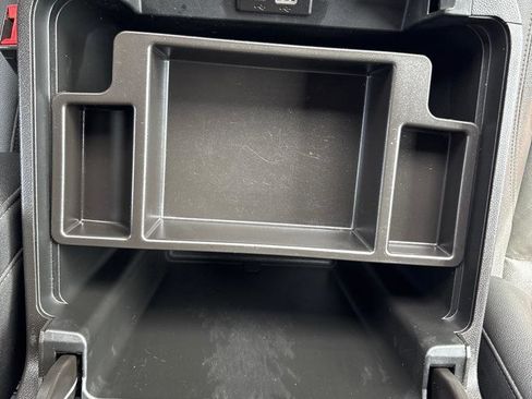 Used 2021 Chevrolet Suburban LT image 30