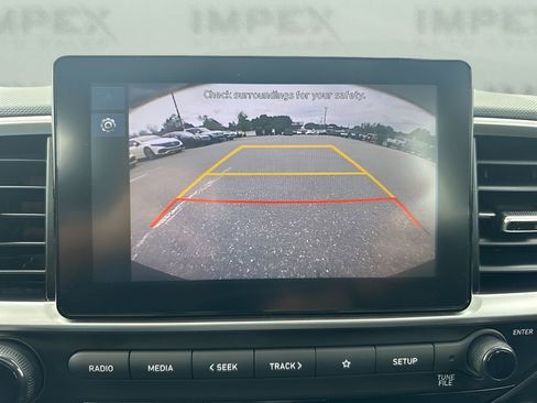 Used 2024 Hyundai Venue SEL image 19