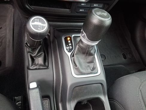 Used 2022 Jeep Wrangler Unlimited Sport AWD/4WD image 16
