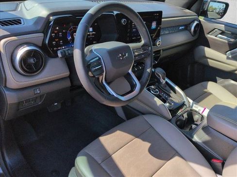Used 2025 Chevrolet Colorado ZR2 AWD/4WD image 13