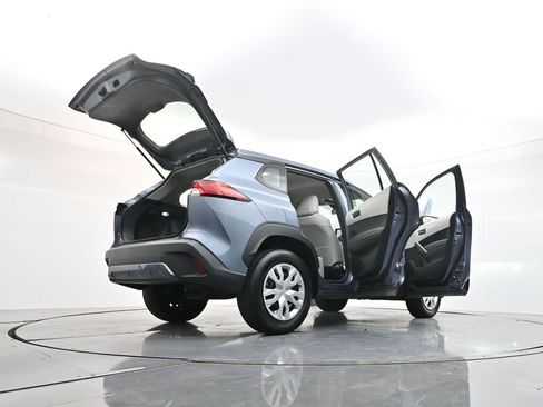 Used 2023 Toyota Corolla Cross L FWD image 38