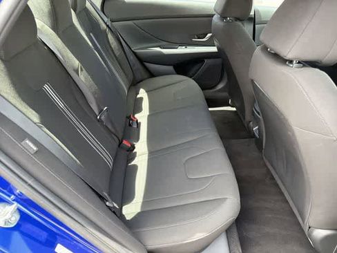 Used 2024 Hyundai Elantra SEL FWD image 17