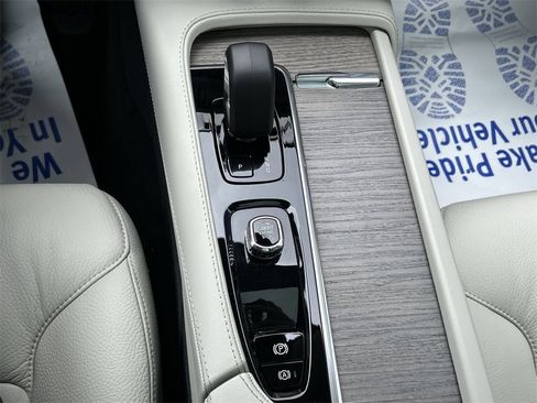 Certified 2024 Volvo XC90 B6 Plus w/ Protection Package image 22