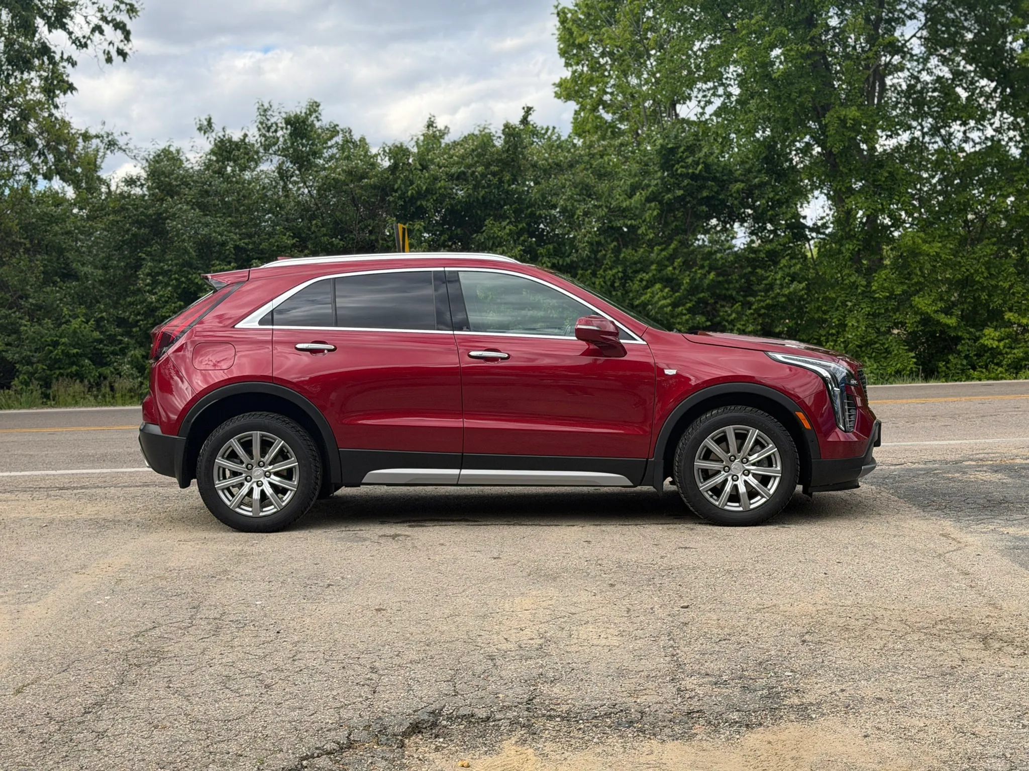 Used 2020 Cadillac XT4 Premium Luxury w/ Enhanced Visibility Package AWD/4WD image 4
