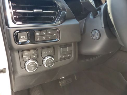 New 2026 GMC Yukon XL AT4 w/ AT4 Premium Plus Package image 12