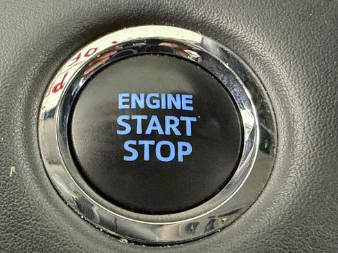 Used 2022 Toyota Highlander Platinum FWD image 32