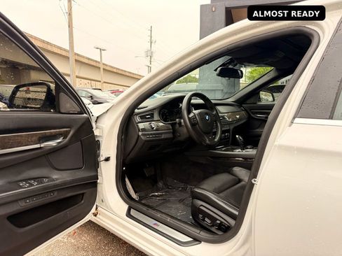 Used 2015 BMW 750Li RWD image 18