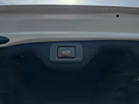 Used 2021 Lexus ES 350 Ultra Luxury w/ Accessory Package 2 image 17