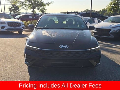 Used 2025 Hyundai Elantra Sport FWD image 8