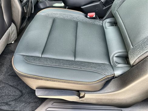 New 2026 GMC Acadia AT4 w/ Luxury Package image 17