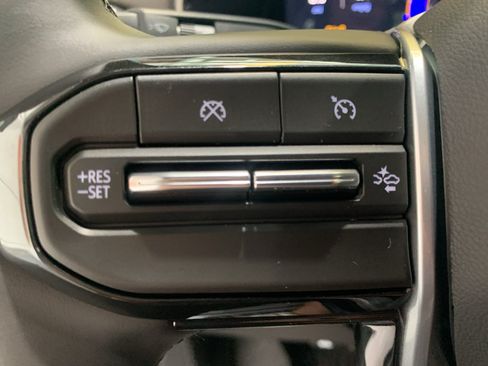New 2026 Chevrolet Colorado ZR2 w/ Technology Package AWD/4WD image 17