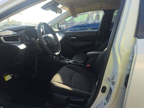 Used 2021 Toyota Corolla LE FWD image 5