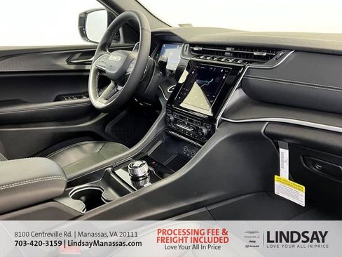 New 2025 Jeep Grand Cherokee Altitude image 15