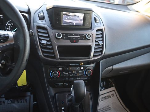 Used 2022 Ford Transit Connect XL image 9