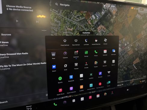 Used 2023 Tesla Model X image 33