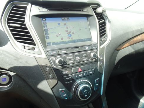 Used 2018 Hyundai Santa Fe Sport FWD image 17