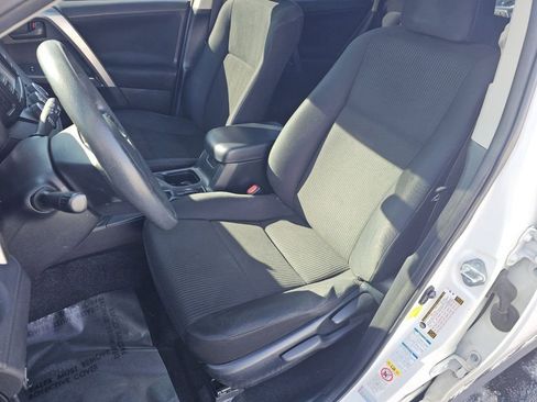 Used 2016 Toyota RAV4 LE image 6