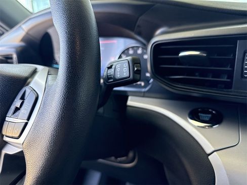 Used 2024 Ford Explorer XLT image 25