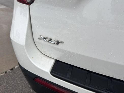 Used 2021 Ford Explorer XLT image 5