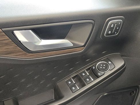 Used 2020 Ford Escape Titanium w/ Titanium Premium Package 2.0 AWD/4WD image 20
