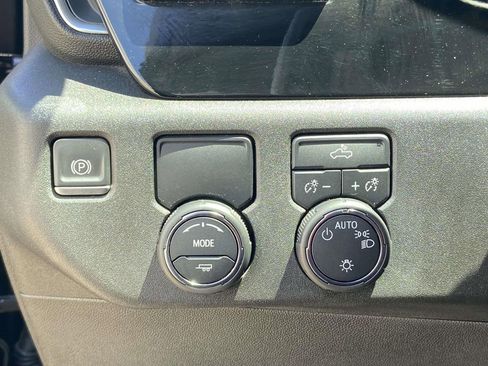 Used 2022 Chevrolet Silverado 1500 LT RWD image 29