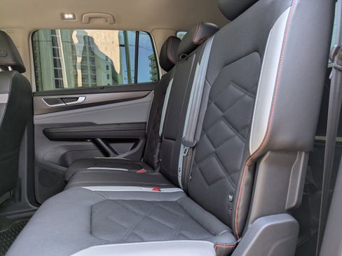 Certified 2025 Volkswagen Atlas Peak Edition SE image 15