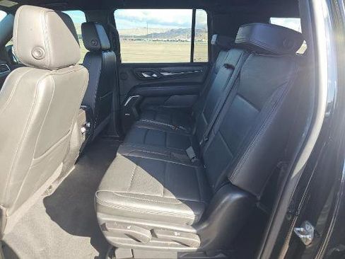 Used 2022 GMC Yukon XL Denali image 19