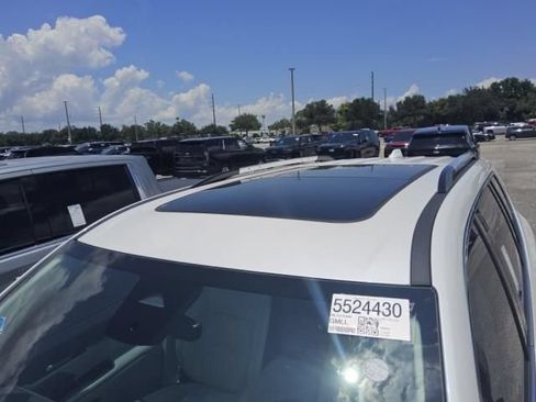 Used 2025 GMC Acadia Denali w/ Super Cruise Package FWD image 2