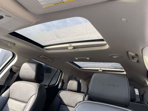Used 2023 GMC Acadia Denali w/ Denali Technology Package FWD image 19