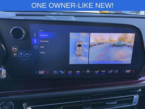 Used 2025 Chevrolet Traverse RS image 17