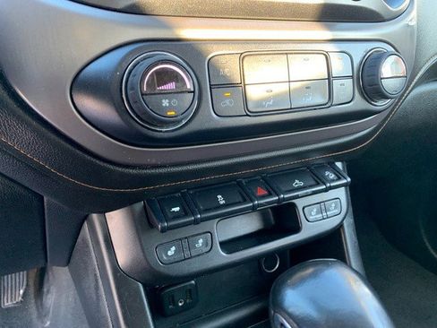 Certified 2022 GMC Canyon AT4 image 28