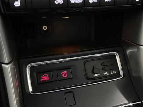 Used 2020 Subaru Ascent Limited w/ Technology Package AWD/4WD image 11