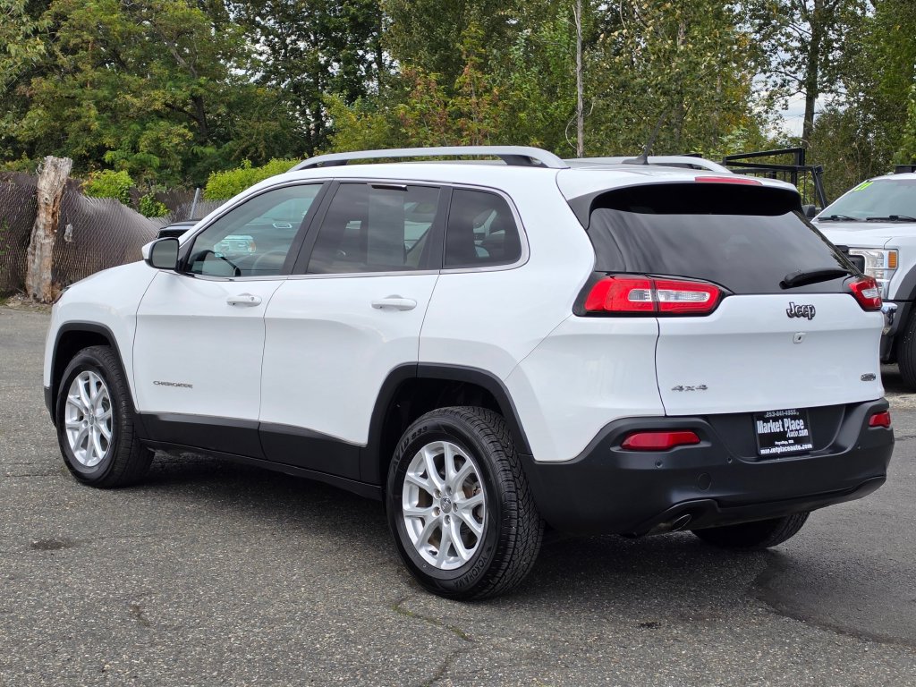 Used 2018 Jeep Cherokee Latitude w/ Safety Group AWD/4WD image 5