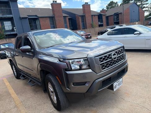Used 2024 Nissan Frontier SV w/ Technology Package RWD image 5