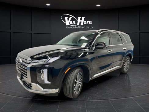 Used 2025 Hyundai Palisade Calligraphy FWD image 3