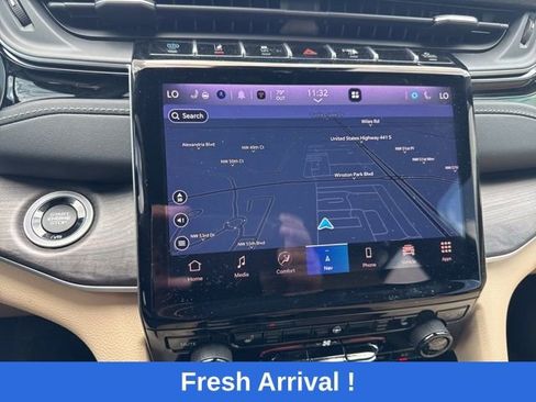 Used 2024 Jeep Grand Cherokee Limited 4xe image 6