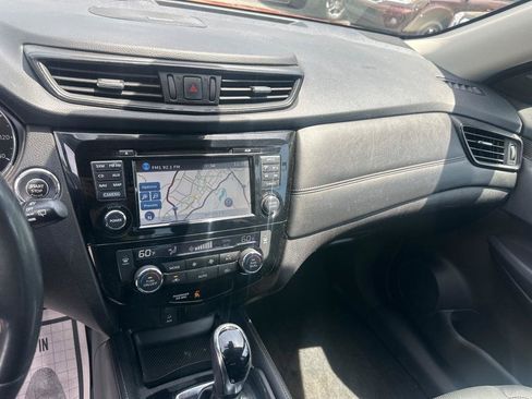 Used 2017 Nissan Rogue SL AWD/4WD image 32
