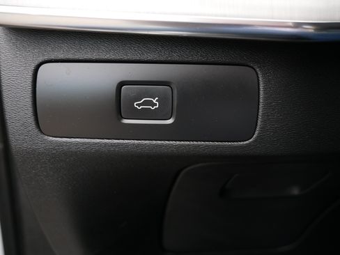 Certified 2023 Volvo XC90 B5 Core w/ Climate Package AWD/4WD image 27