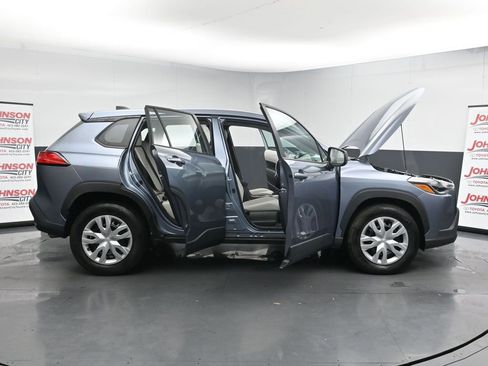 Used 2023 Toyota Corolla Cross L image 41
