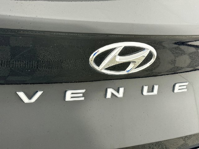 Used 2025 Hyundai Venue SEL FWD image 25