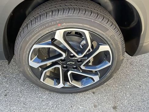 New 2026 Chevrolet Trax RS w/ Sunroof Package image 30