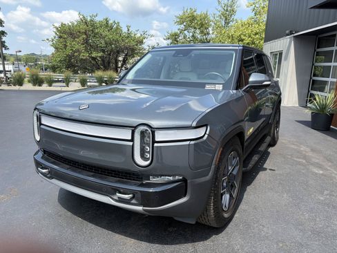 Used 2023 Rivian R1S Adventure Quad AWD/4WD image 4