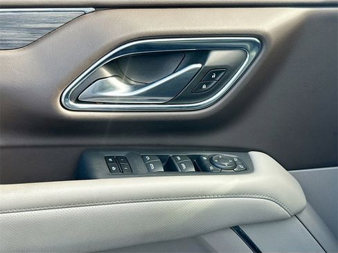 Used 2022 GMC Yukon SLT w/ SLT Luxury Package image 19