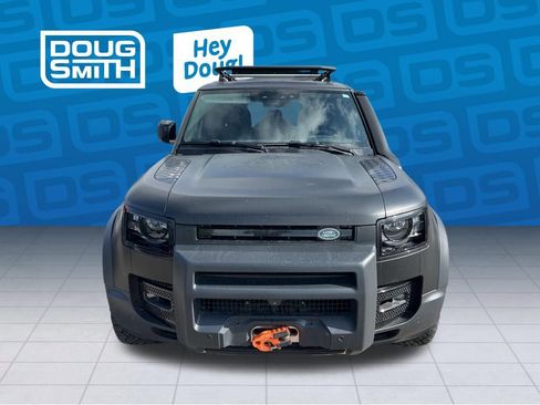 Used 2023 Land Rover Defender 130 SE AWD/4WD image 9