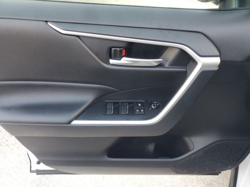 Used 2023 Toyota RAV4 XLE image 18